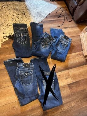 4 Pairs of Miss me jeans 30x32, selling all for one price!!